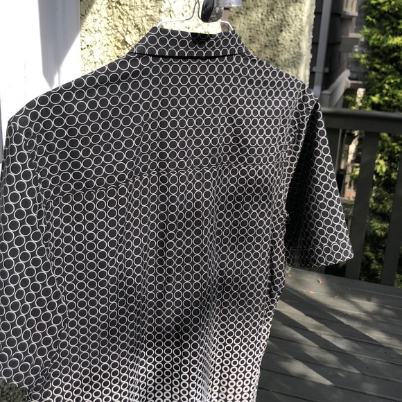 Short sleeve Geometric graphic design shirt - Picture 3 of 3